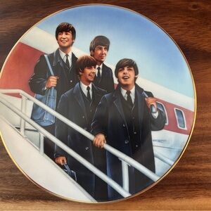 The Beatles 1991 collectors plate “hello America”